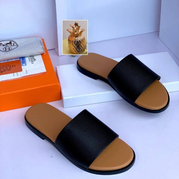 Textured Leather Comfort Slides